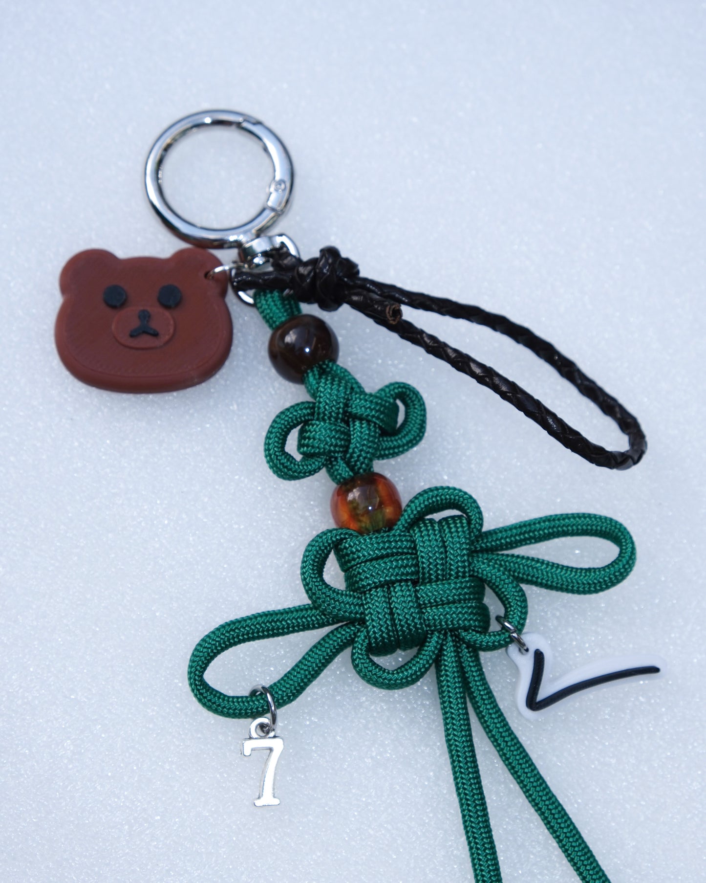 V Lucky Knot