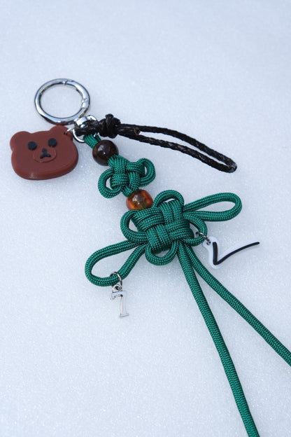 V Lucky Knot